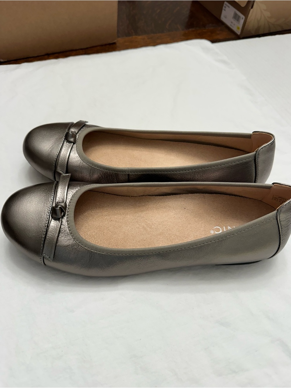 Vionic Amorie Metallic Gray Women’s Ballet Flats